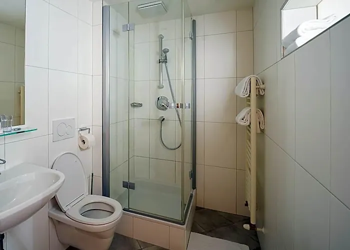 Post 3* Відень